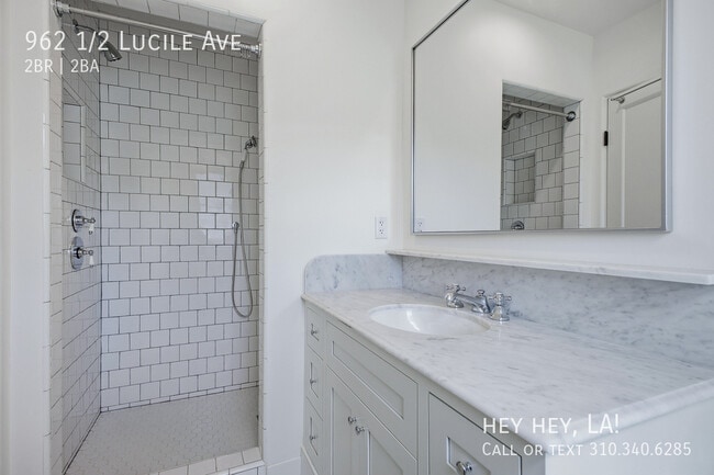 Building Photo - 962 1/2 Lucile Ave-