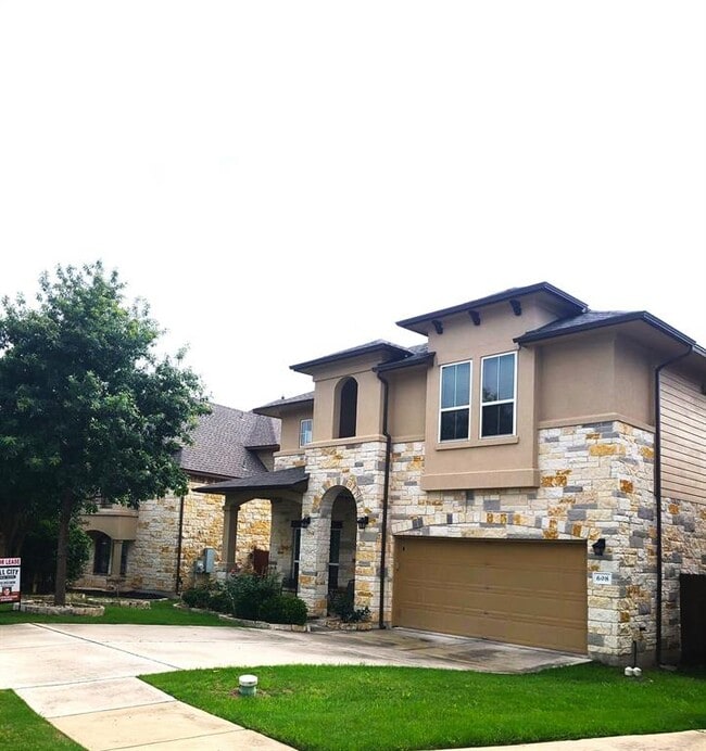 Building Photo - 608 Cascada Lane