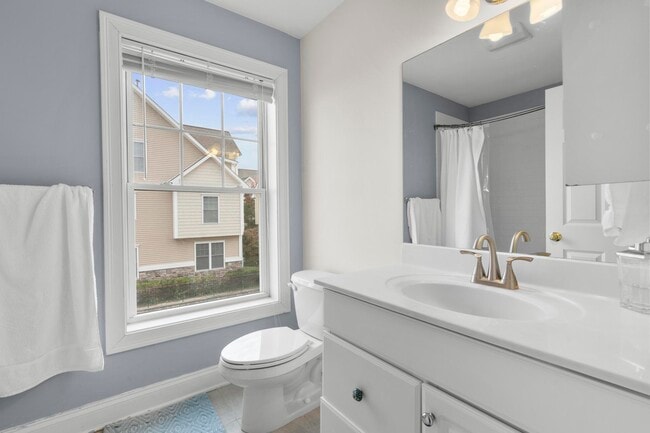 Building Photo - 85 Camp Ave