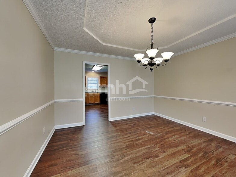 Building Photo - 6731 Fairwood Ct