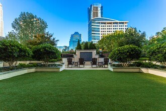Building Photo - Buckhead - Upgraded Luxury 1 bedroom at Meridian Hi-Rise!