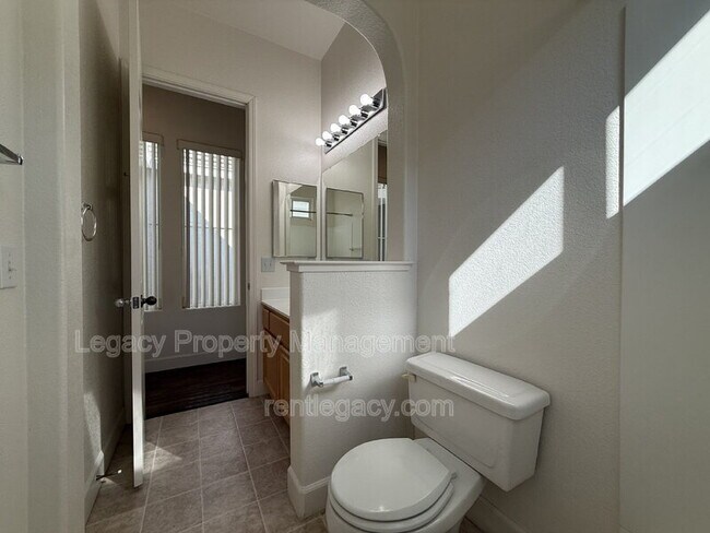 Building Photo - 1700 Charm Way