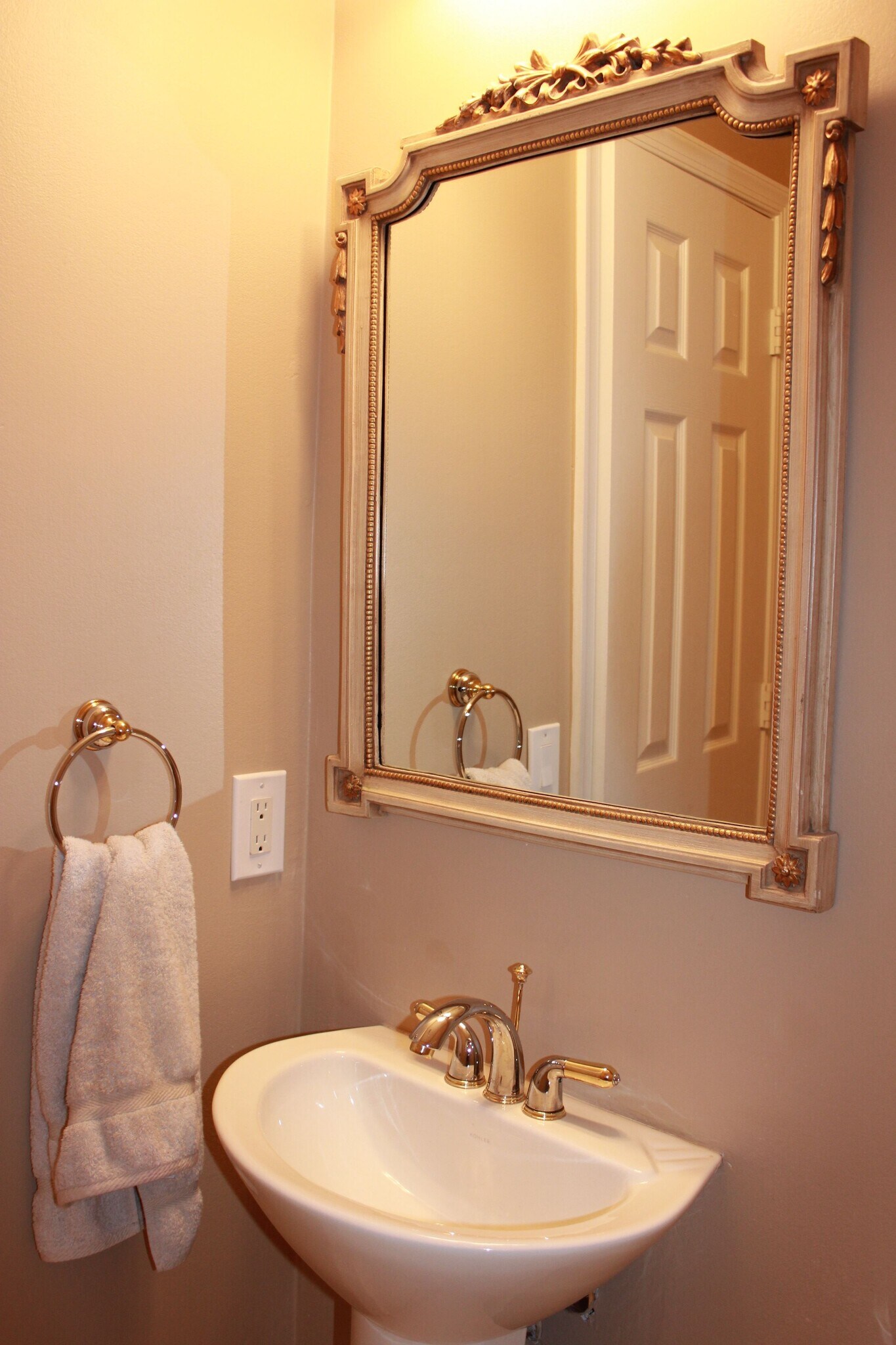 Building Photo - 1342 Crossbill Court
