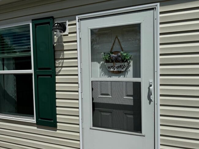 Building Photo - 48579 Leafdale Ct