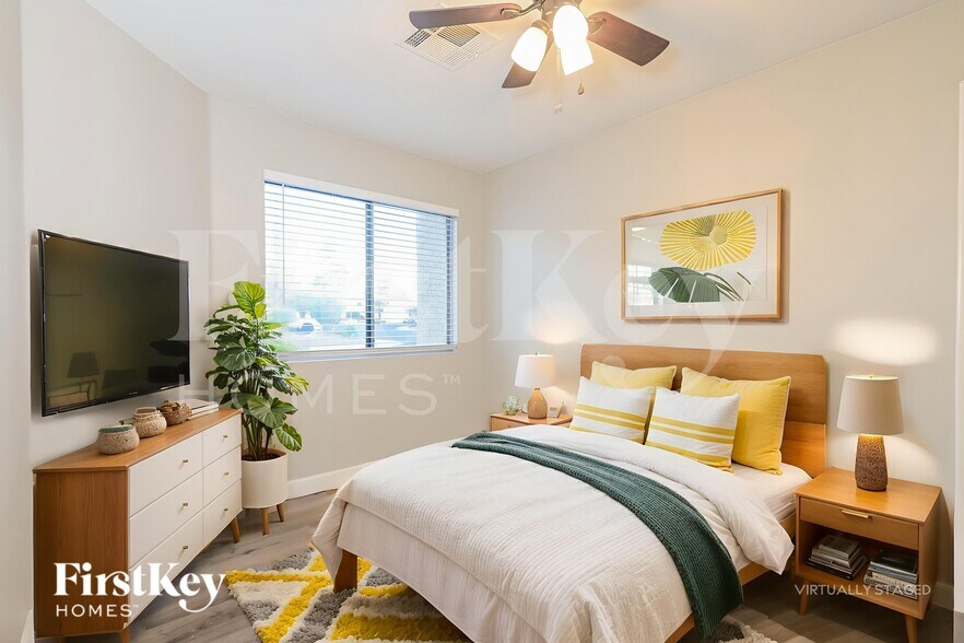 Building Photo - 2017 Waverly Cir