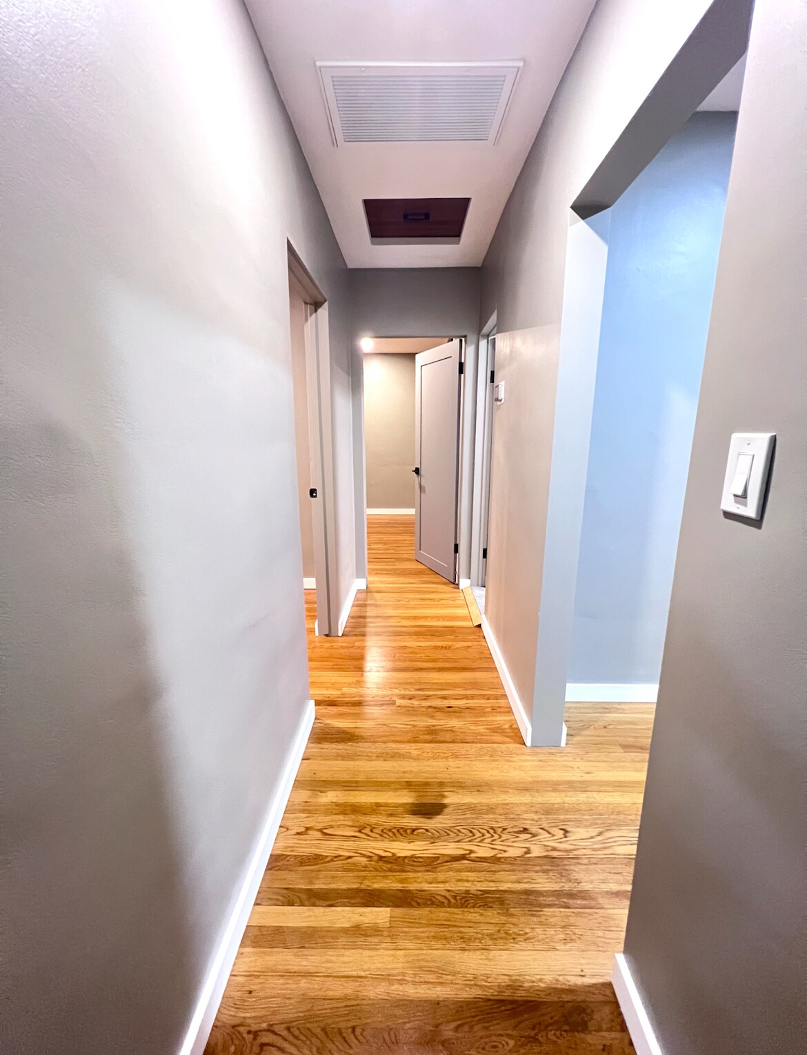 Building Photo - 3547 E Green St