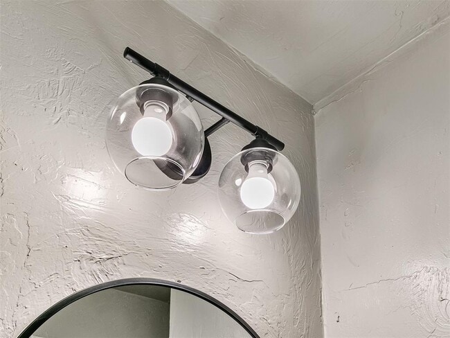 Building Photo - 3220 NE 14th Pl