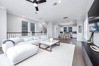 Building Photo - 2022 Groveland Glen Dr