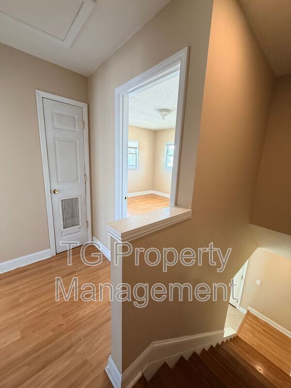 Building Photo - 342 Tarpon Ave
