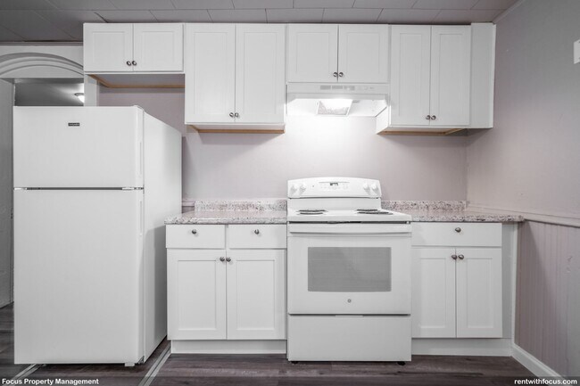 Building Photo - 213 Manitowoc St