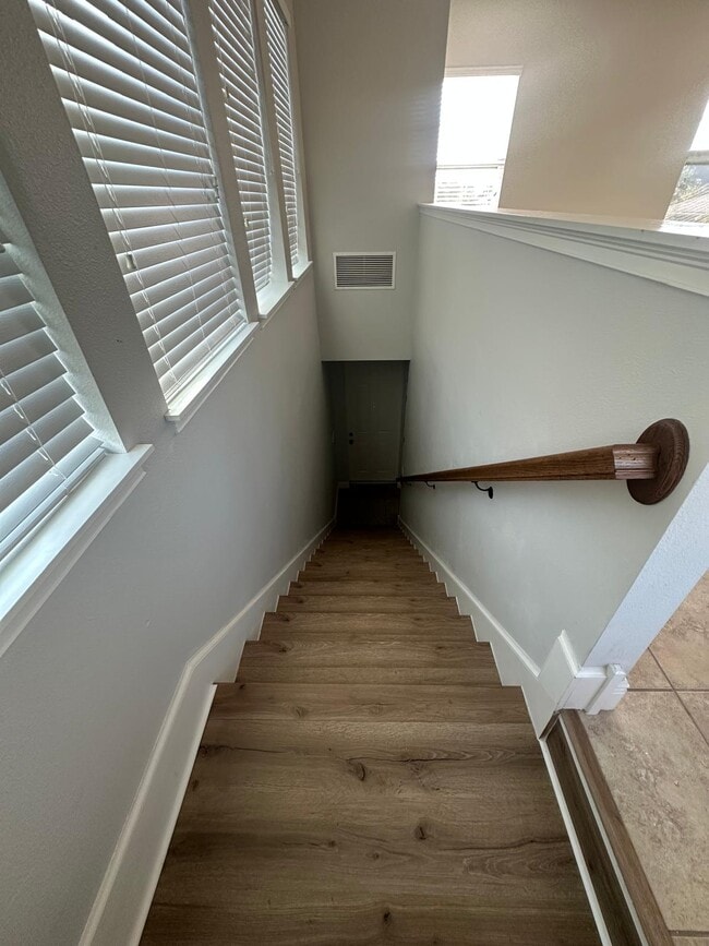 Building Photo - 8089 Laureate Blvd