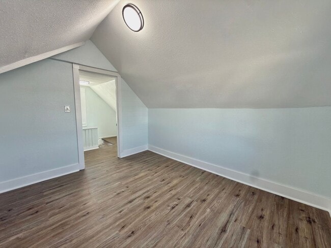 Building Photo - 5912 Elmwood Ave