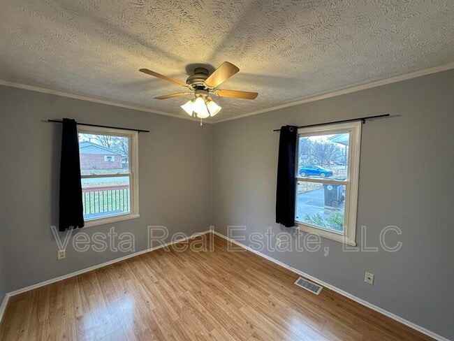 Building Photo - 727 Dale St