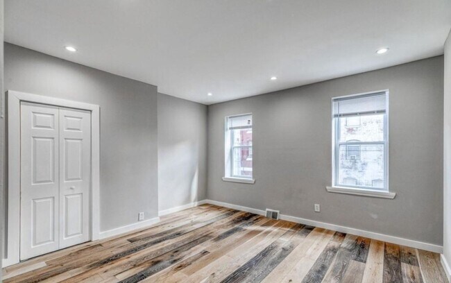 Building Photo - Luxurious 4-Bed/2-Bath Townhome in Cecil B. Moore! Available NOW!