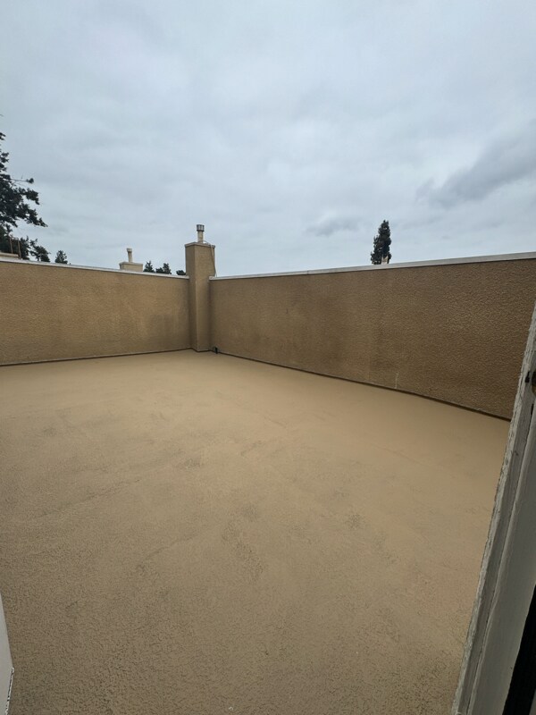 Building Photo - 13012 Riverside Dr