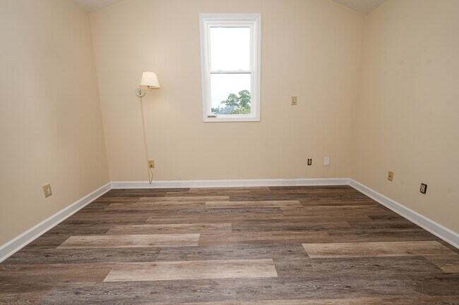 Building Photo - 6118 Gondolier Dr