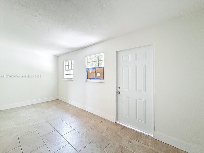 Building Photo - 1379 Seaview