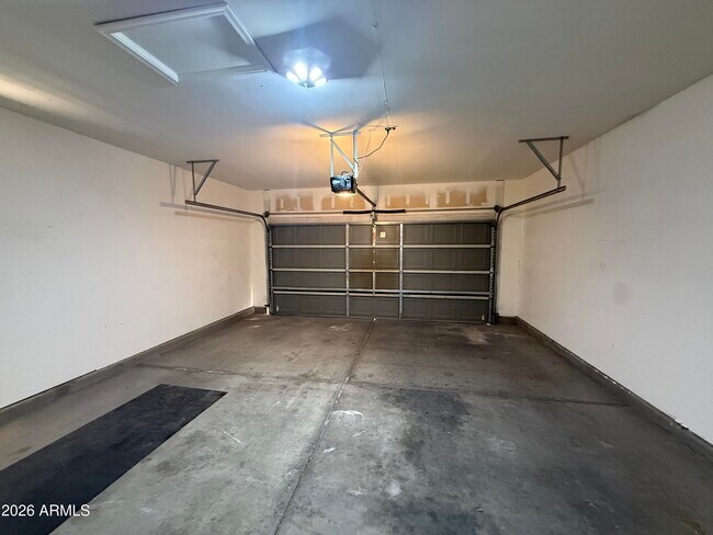 Building Photo - 3892 S Moccasin Trail