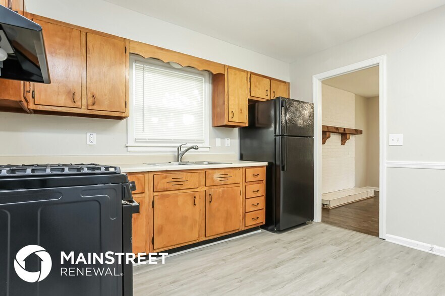 Building Photo - 7819 E 47th Terrace