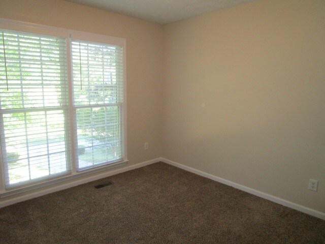Building Photo - 73 Maplelake Ct