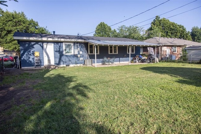 Building Photo - 718 Highland Pkwy