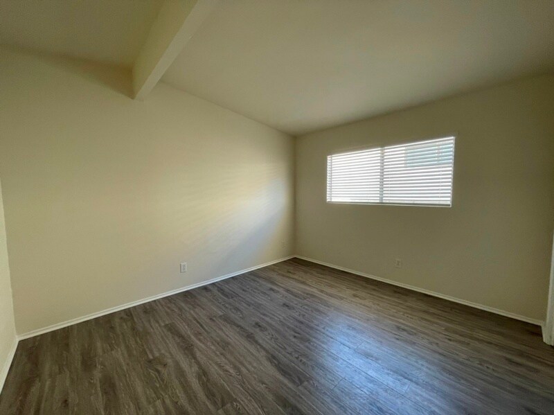 Building Photo - 840 3rd St