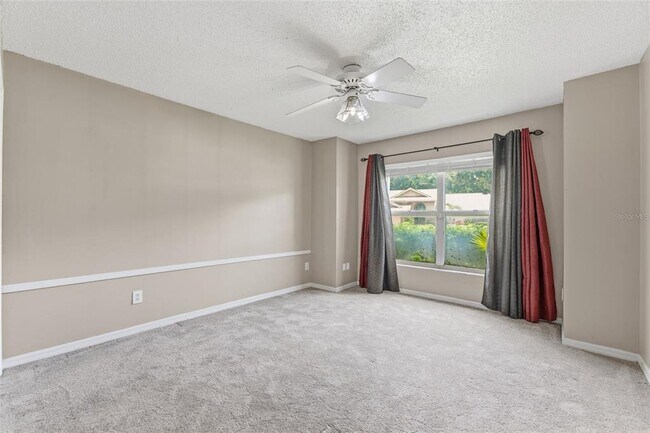 Building Photo - 6513 Thoroughbred Loop