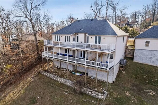 Building Photo - 38 Riviera Dr