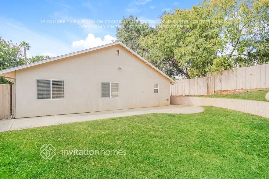 Building Photo - 1315 E Mission Rd