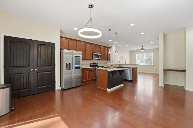 Building Photo - 409 Walsenburg Dr