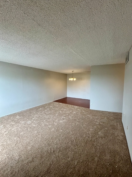 Building Photo - 1400 Millersport Hwy