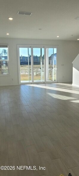 Building Photo - 40 Kingsville Ct