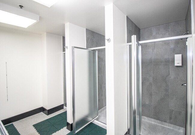 Building Photo - Updated One Bedroom Condo at Opera Plaza | AMSI | Alexandr Metlinski