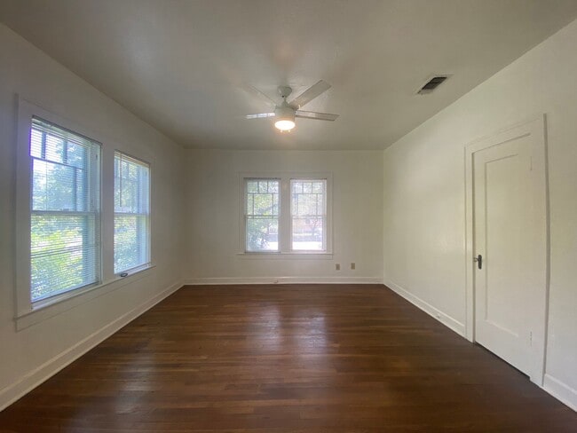 Building Photo - Prelease for August!  Close to Campus!  2800 Dancy.