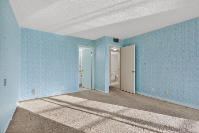 Building Photo - 1904 Bermuda Cir