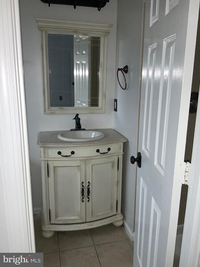 Building Photo - 500 Falkirk Ct