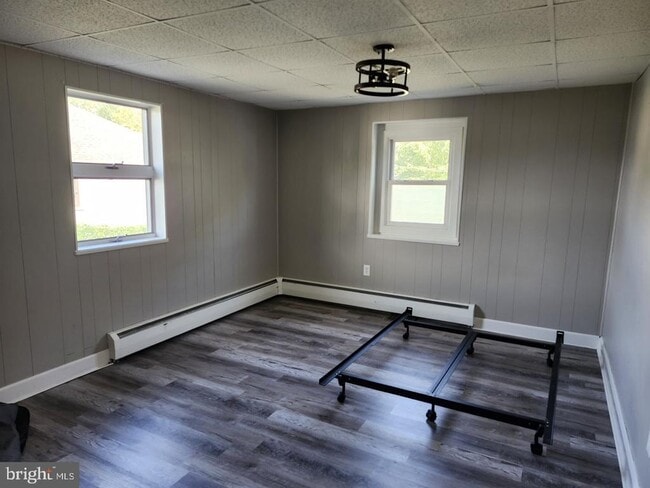 Building Photo - 5885 Avis Ln
