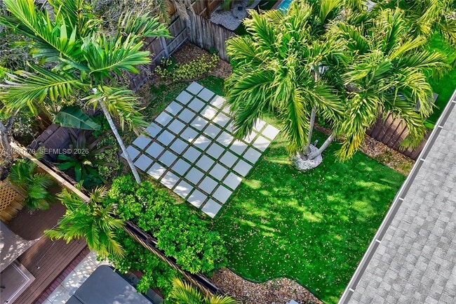 Building Photo - 1139 NE 3rd Ave