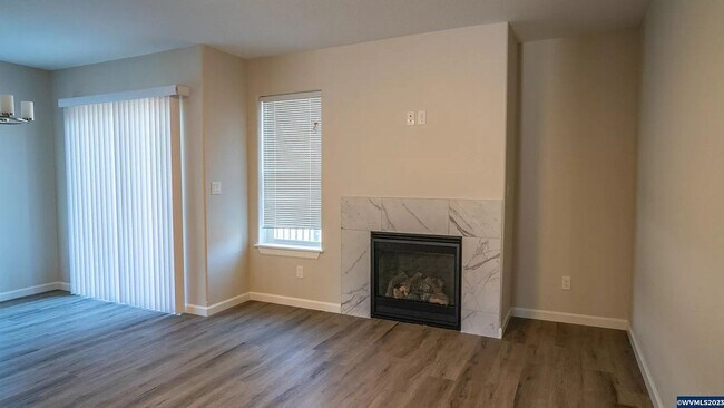 Building Photo - Newly Built 3 Bed / 3 Bath Duplex! $500 Amazon Gift Card! First 1.5 Month's Rent Is Free!
