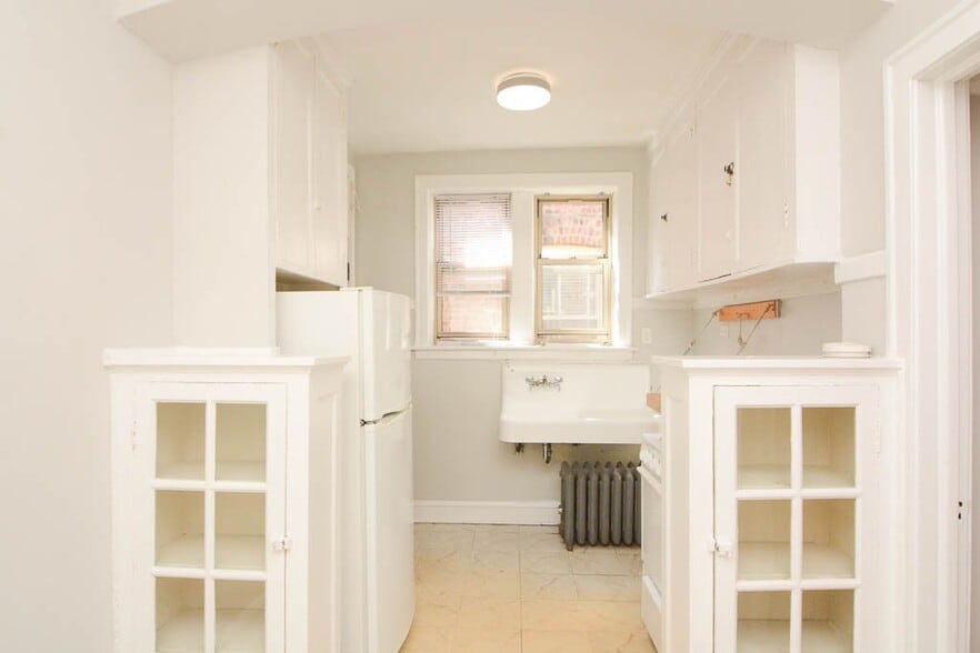 Building Photo - 4227 N Paulina St