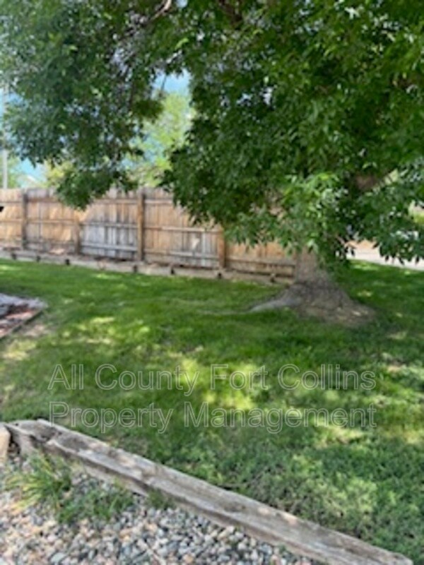 Building Photo - 1716 Erin Ct