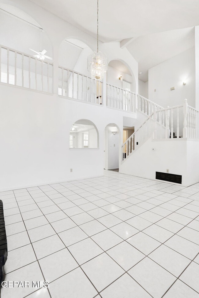 Building Photo - 4620 Loma De Cobre Dr