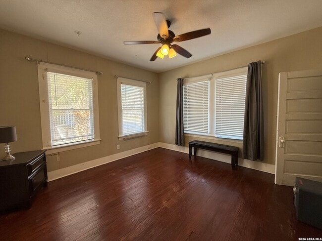 Building Photo - 323 E Euclid Ave