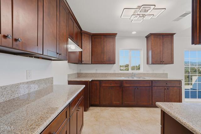 Building Photo - 1114 Oban Dr