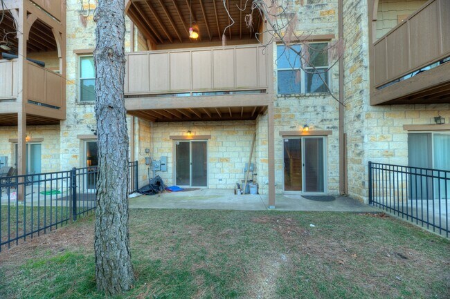 Building Photo - 1333 E 41st Pl