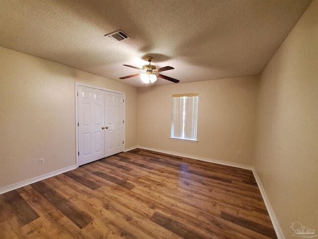 Building Photo - 2490 Vale Dr