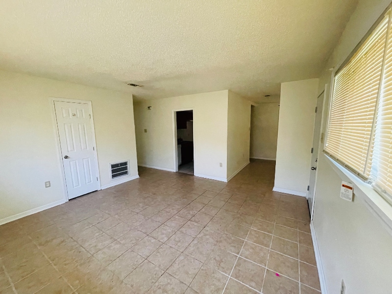 Building Photo - 6444 Silverleaf Ave
