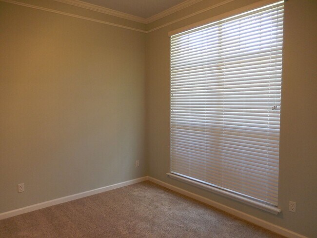 Building Photo - LOVELY 4/2.5 in Buck Lake Area on 1 Acre w/ 2 Car Garage, Washer/Dryer, Lawn Maint, & 2228 sq ft!...