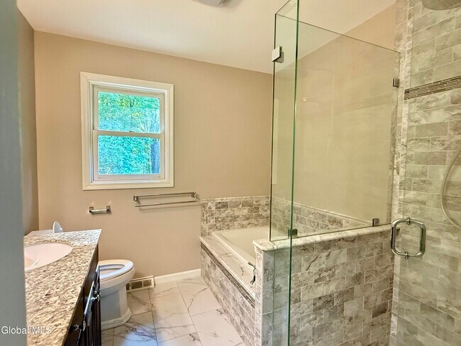 Building Photo - 60 Sherwood Trail