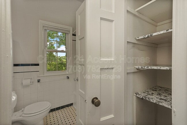 Building Photo - 2707 Jefferson Dr